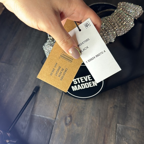 STEVE MADDEN Bnight Convertible Clutch Bag - Picture 5 of 5